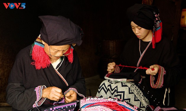 藍色に込められた魂―ザオ族の民族衣装