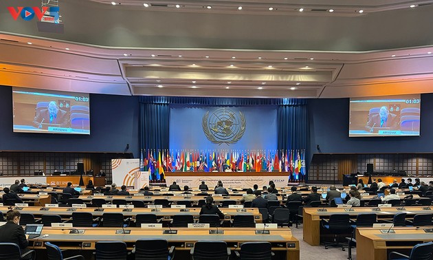 越南将发展科学技术和数字化转型作为首要任务