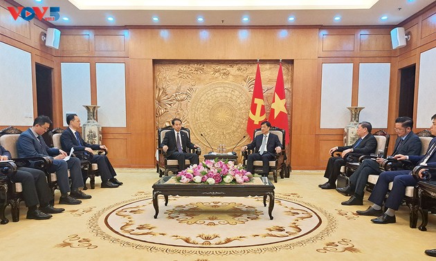 越共中央检查委员会主任阮维玉会见中国驻越大使何炜