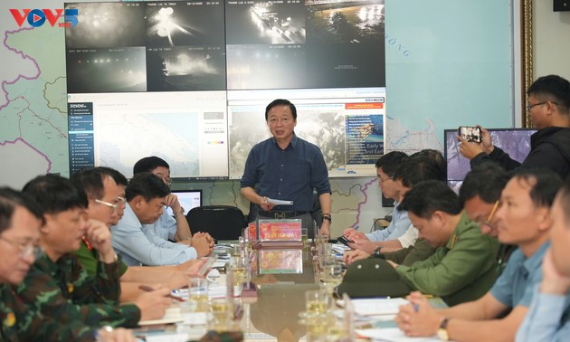 陈红河视察顺化市洪涝灾害应对工作