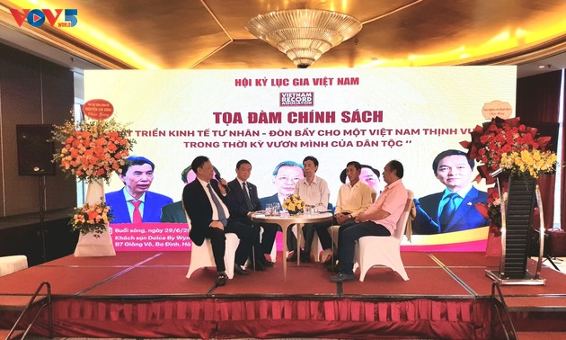 Seminar discusses private economy as lever for a prosperous Vietnam