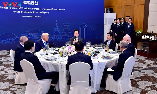 President Luong Cuong attends APEC leaders’ welcome dinner 
