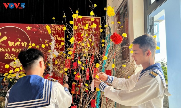 Soldiers, civilians on remote islands prepare for Tet 