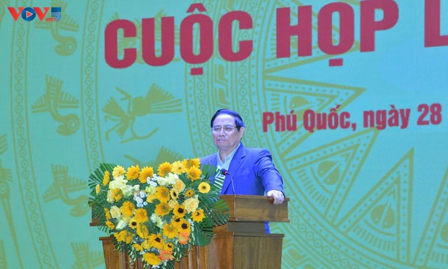 팜 민 찐 총리, “2027 APEC 회의 개최를 베트남 국가 이미지 홍보의 기회로”