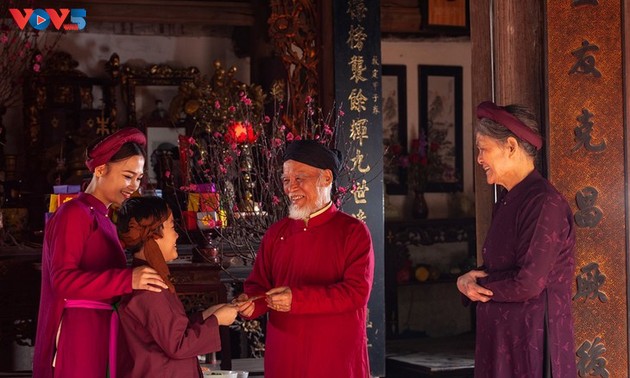 Старый традиционный Тэт через фотографии