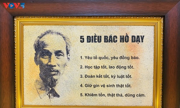 Độc đáo bộ sưu tập tranh gạo “Bác Hồ kính yêu” của chàng trai 9X