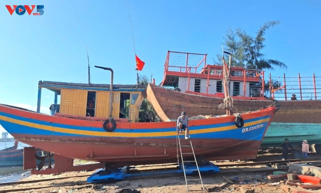 Quang Binh tightens management of “three nos” fishing vessels