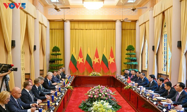 Chủ tịch nước Lương Cường hội đàm với Tổng thống Litva Gitanas Nauseda