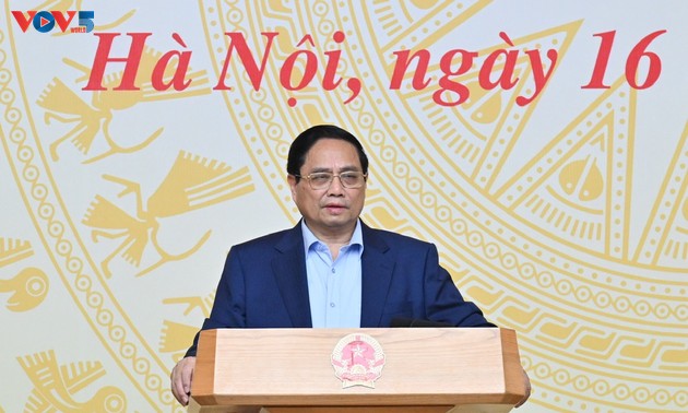 Phấn đấu tăng trưởng kinh tế năm 2025 từ 8,3 đến 8,5%