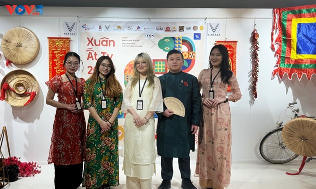 Tuổi trẻ Việt Nam tại Pháp: Đại hội XIV của Đảng là lời hiệu triệu cống hiến