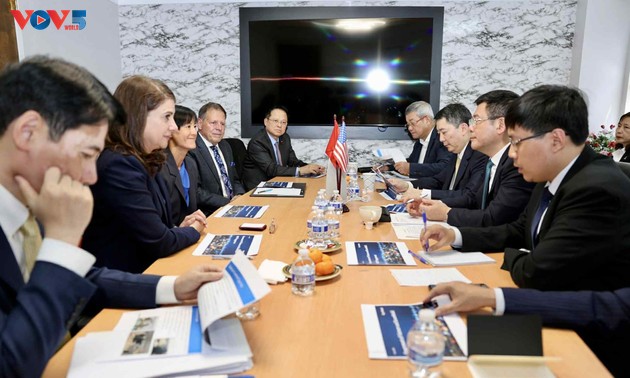 Ministro de Industria y Comercio de Vietnam trabaja con ejecutivos de importantes empresas de Estados Unidos
