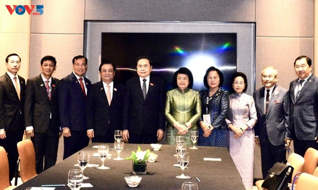 Líder del Parlamento vietnamita sostiene reuniones bilaterales con dirigentes participantes en AIPA-46