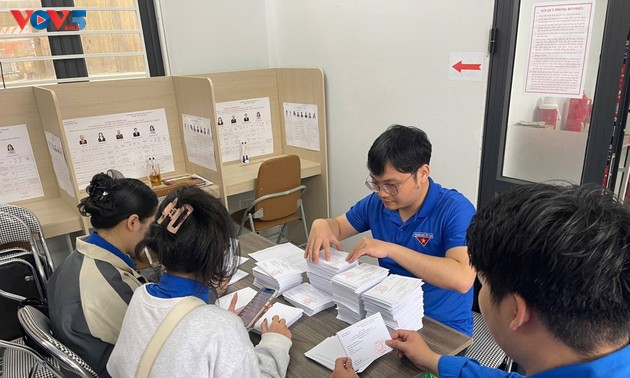 Tuổi trẻ Thủ đô tham gia hỗ trợ công tác bầu cử
