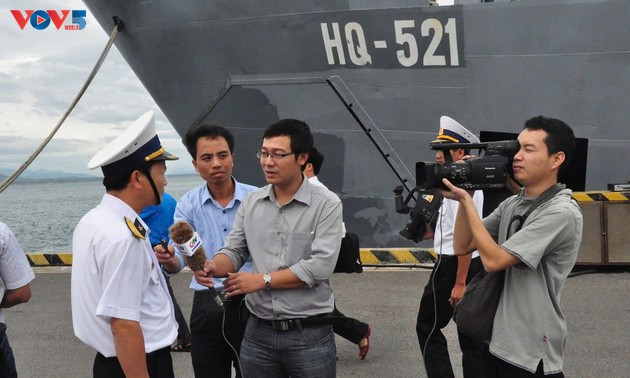 Nhà báo và tình yêu với Trường Sa