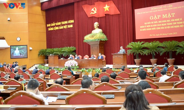 Thắp sáng ngọn đuốc tri thức và sáng tạo trong kỷ nguyên mới