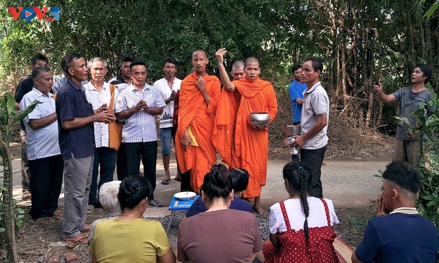 Độc đáo Lễ hội Đom Lơng Néak Tà của đồng bào Khmer ở Trà Vinh