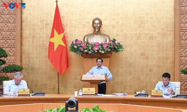 នាយក​រដ្ឋមន្ត្រី លោក​ ហ្វាម មិញជីញ៖ សេដ្ឋកិច្ច​បន្ត​មាន​និន្នាការ​វិជ្ជមាន រាល់​ខែ​គឺ​ល្អ​ជាង​ខែ​មុន​