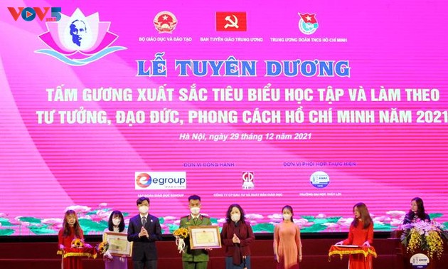 Trao giải Cuộc thi “Tuổi trẻ học tập và làm theo tư tưởng, đạo đức, phong cách Hồ Chí Minh” năm 2021