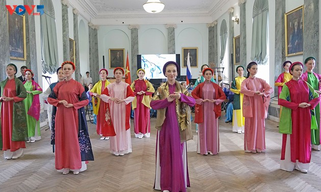 Khai trương Trung tâm Văn hóa Nga-Việt tại Saint-Petersburg