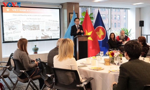 Thông tin cho báo chí quốc tế tại New York (Mỹ) về Đại hội Đảng toàn quốc lần thứ XIV