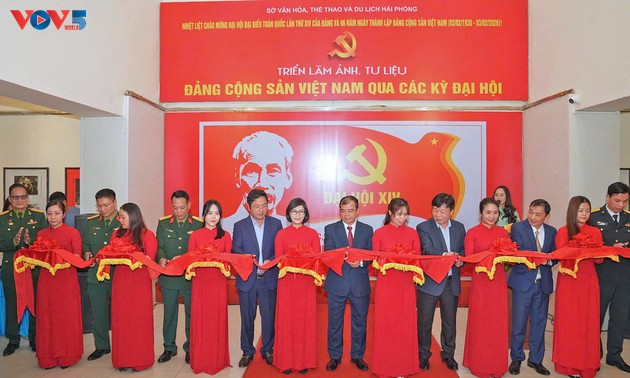 Triển lãm ảnh Đảng Cộng sản Việt Nam qua các kỳ Đại hội
