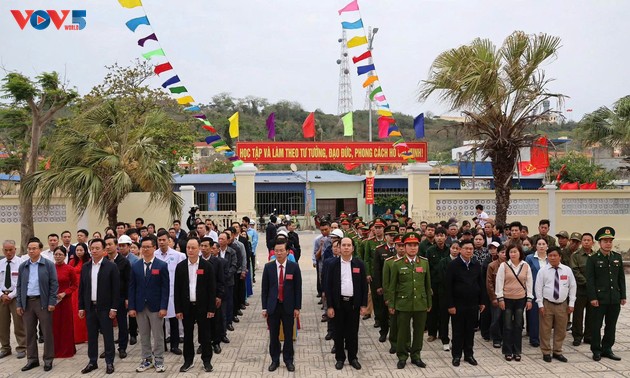 Cử tri đặc khu Bạch Long Vĩ nô nức đi bầu cử sớm