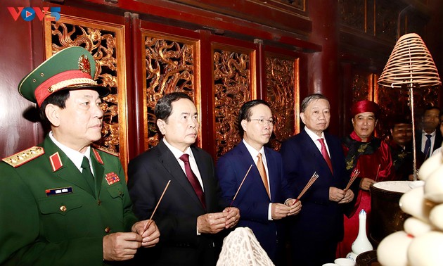 Leaders commemorate Hung Kings in Phu Tho province