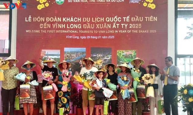 Vietnam welcomes first foreign arrivals of the Lunar New Year 2025