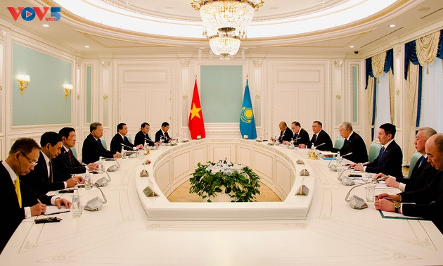 Vietnam, Kazakhstan elevate ties to strategic partnership