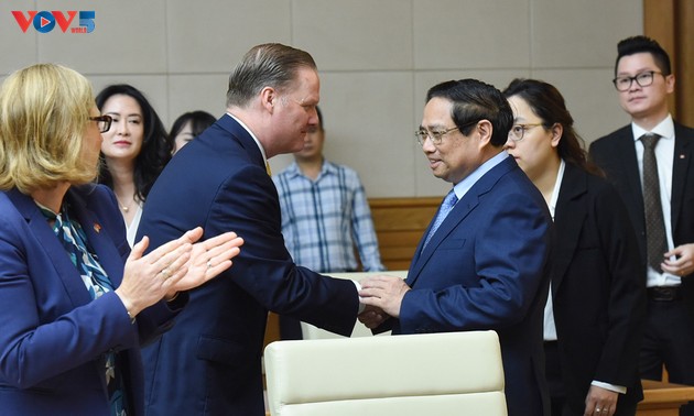 Vietnam pledges favorable conditions for American businesses