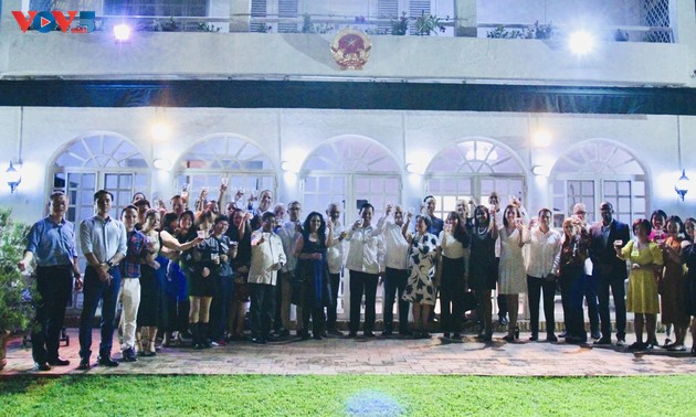 Intercambio amistoso Vietnam-Cuba celebrado en Caracas, Venezuela