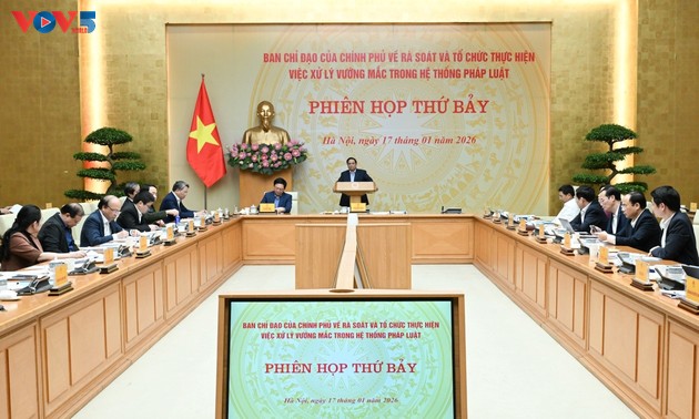 Primer Ministro de Vietnam pide renovar la mentalidad legislativa para servir al desarrollo nacional