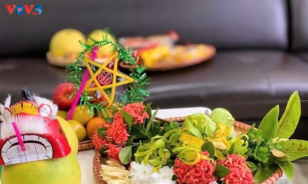 A Mid-Autumn Festival of love and sharing during the COVID-19 pandemic