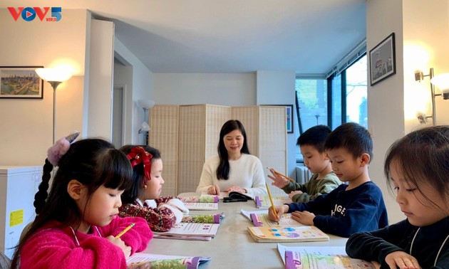 Vietnams Delegation bei UNO fördert das Lehren und Lernen vietnamesischer Sprache in New York