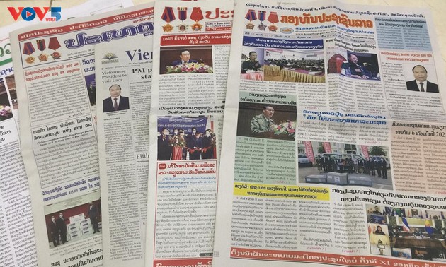 Laotische Presse berichtet ausführlich über Besuch des Staatspräsidenten Nguyen Xuan Phuc in Laos