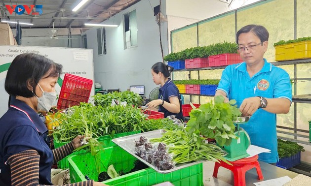 ນະ​ຄອນ​ໂຮ່​ຈີມ​ິນ ສ້າງ​ທິດ​ເດີນ​ສະ​ເພາະ​  ໃຫ້​ແກ່​ຜະ​ລິດ​ຕະ​ພັນ OCOP ຕົວ​ເມືອງ​ທັນ​ສະ​ໄໝ