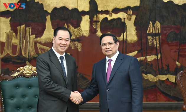 ນາ​ຍົກ​ລັດ​ຖະ​ມົນ​ຕີ ຫວຽດ​ນາມ ຟ້າມ​ມິງ​ຈິງ ຕ້ອນ​ຮັບ​ທ່ານ​ລັດ​ຖະ​ມົນ​ຕີ​ກະ​ຊວງ​ສຶກ​ສາ ແລະ ກິ​ລາ​ລາວ