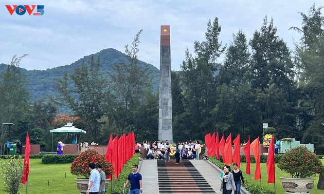 Côn Dao en Juillet: Hommage aux héros sacrifiés pour la Patrie