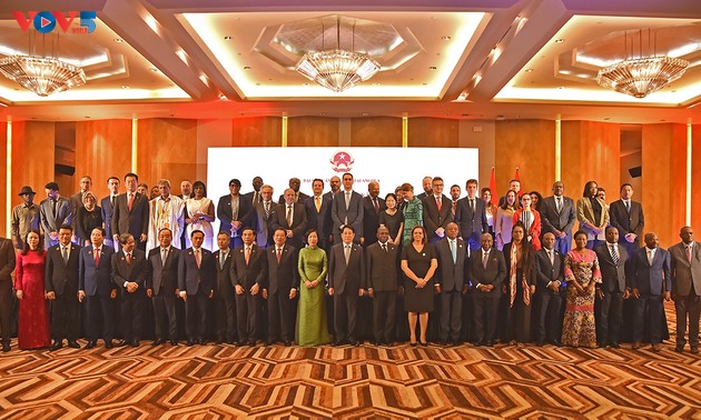 Vietnam-Angola: 50 ans de relations diplomatiques célébrés à Luanda