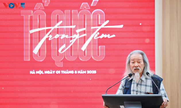 50.000 người cùng hoà nhịp hát Quốc ca tại concert “Tổ Quốc trong tim"