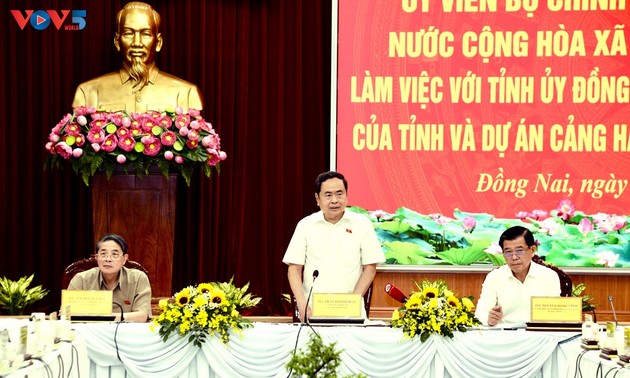 Trân Thanh Mân travaille avec le comité du Parti de la province de Dông Nai