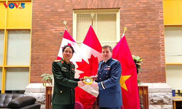 Le Vietnam et le Canada signent une liste d’activités de coopération pour 2025-2026 dans le domaine du maintien de la paix de l'ONU