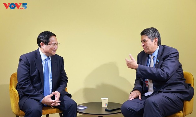 Pham Minh Chinh rencontre le président des Palaos et le Premier ministre des Îles Salomon