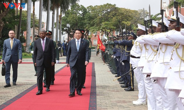 Accueil en l’honneur du président Luong Cuong en visite d’État en Angola