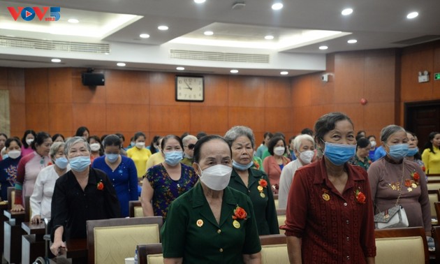 Vo Thi Anh Xuân rencontre des anciennes combattantes capturées pendant la guerre américaine au Vietnam