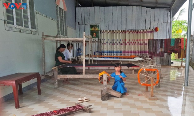 Tinh hoa nghề dệt thổ cẩm Khmer ở xã An Cư, tỉnh An Giang