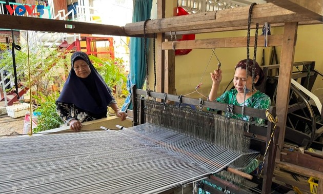 Xã Châu Phong, tỉnh An Giang bảo tồn nghề dệt thổ cẩm gắn với du lịch