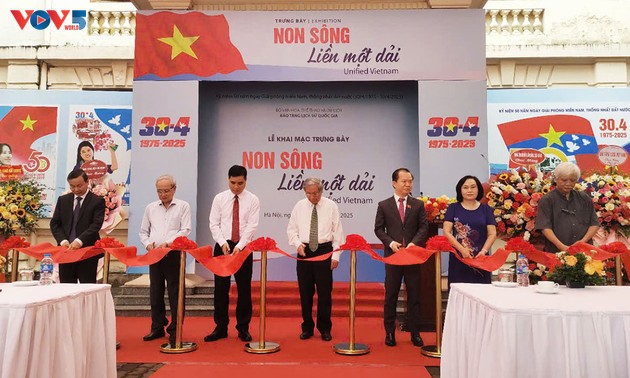 เปิดนิทรรศการเกี่ยวกับการรวมประเทศเป็นเอกภาพ