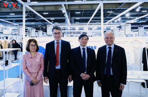 Vietnam consolida su presencia en mercado europeo de moda de alta gama - ảnh 1