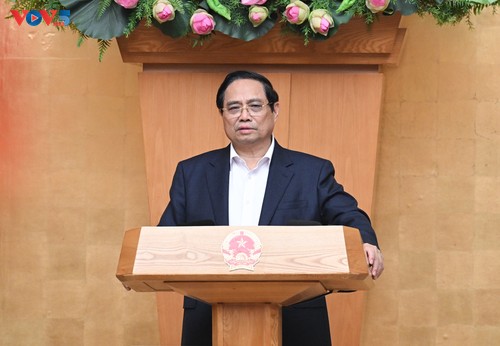 Primer Ministro de Vietnam preside la reunión ordinaria del Gobierno correspondiente al mes de enero - ảnh 1